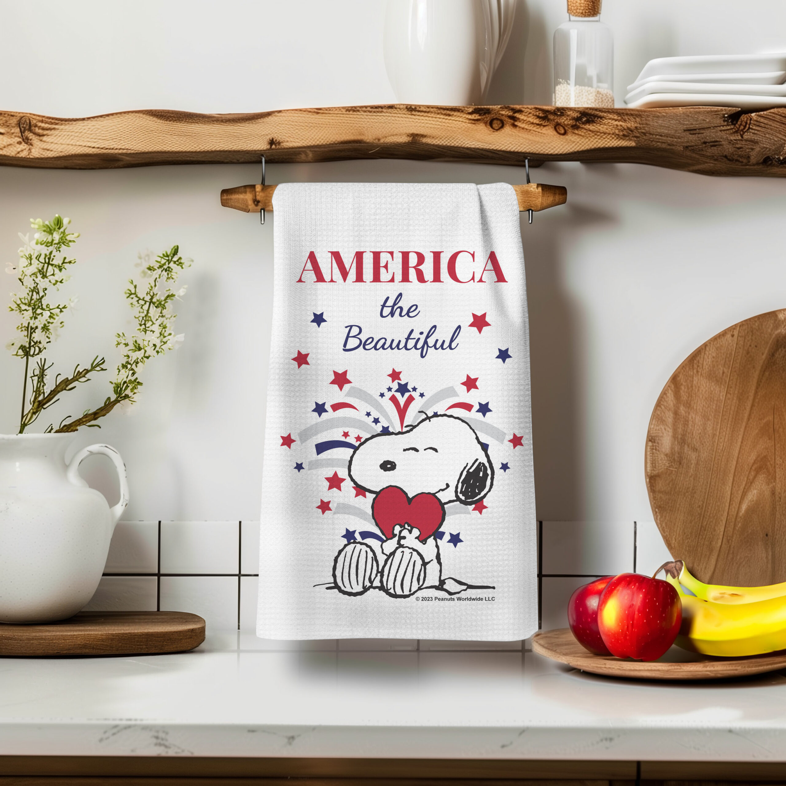スヌーピータペストリー AMERICA, YOU'RE BEAUTIFUL! Buy: PEANUTS® America the Beautiful Snoopy Patriotic Flagology.com